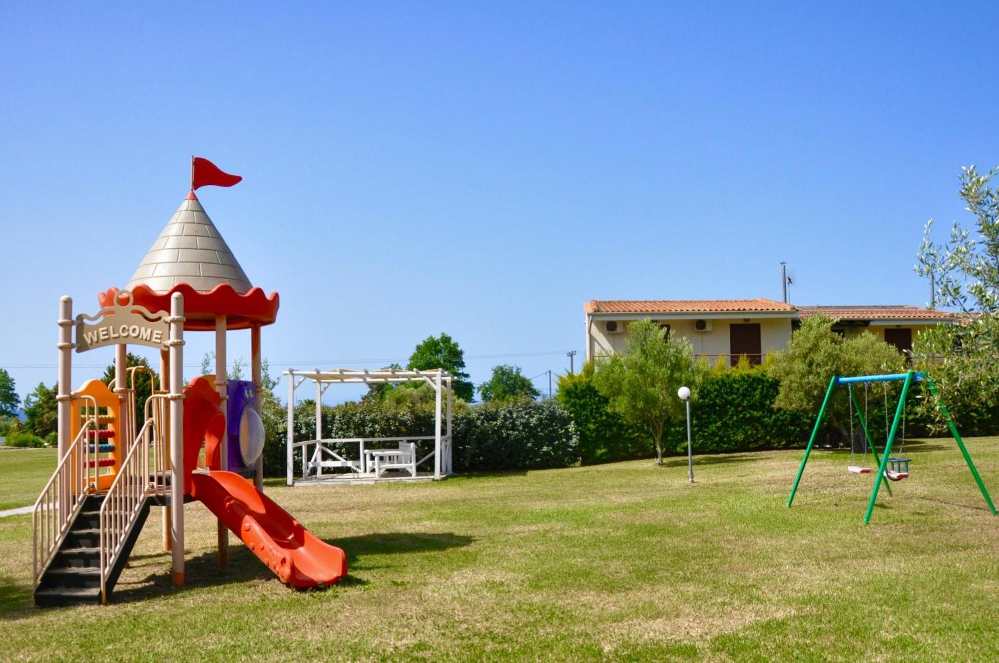 Stigmes Villas & Suites Неа Скиони Екстериор снимка
